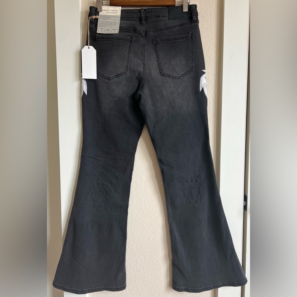 🔥✔️ Black Friday NWT Austin Landing Studded Western Mid Rise Flare Jeans Sz 9/29 - Picture 3 of 16